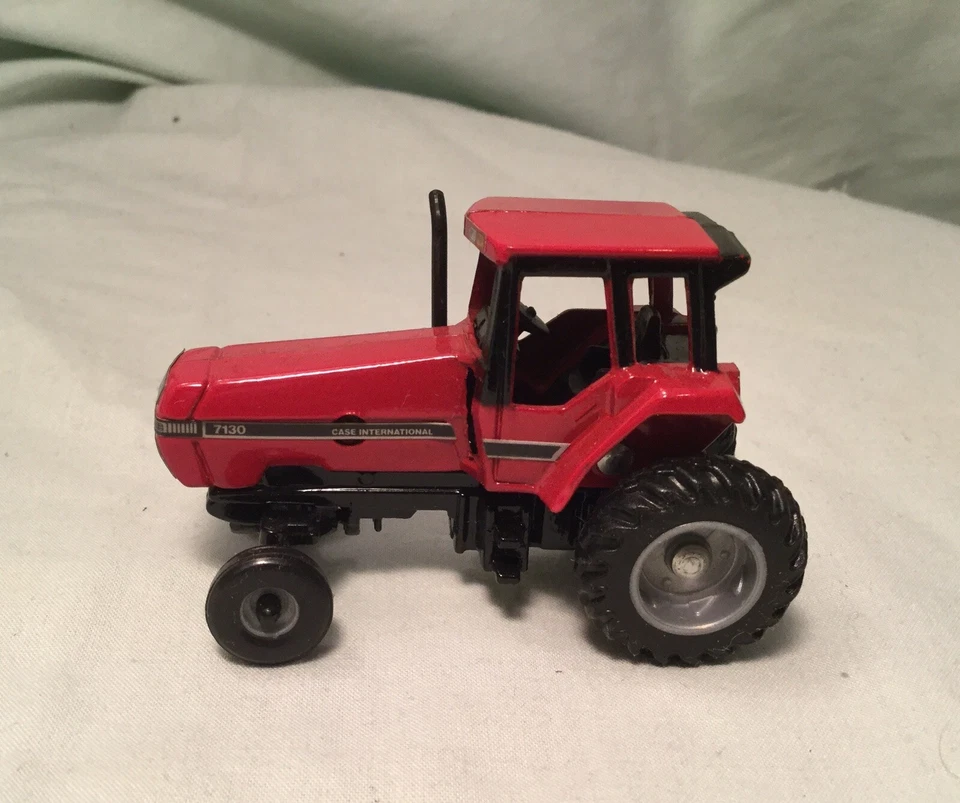 Case International 7130 Vintage Toy Tractor Roughly 2 3/4” X 1 11/16” 1551M - Image 4 of 4