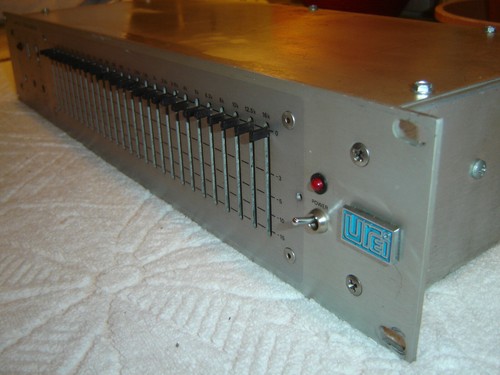 Urei 539 Room Equalizer, 27 Band Eq, High and Low Cut, Vintage Rack - Picture 7 of 12
