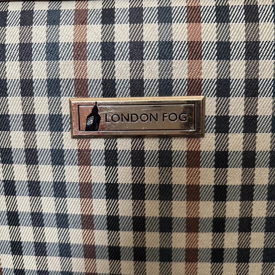 New London Fog Oxford III Black White Spinner Carry On 20" Luggage Suitcase - Image 3 of 4