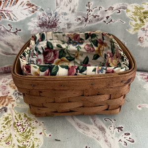 1993 Longaberger Small Berry Basket with Floral Fabric Liner, Brown