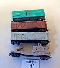 4 Vintage HO Mantua Varney etc electric train freight cars lot