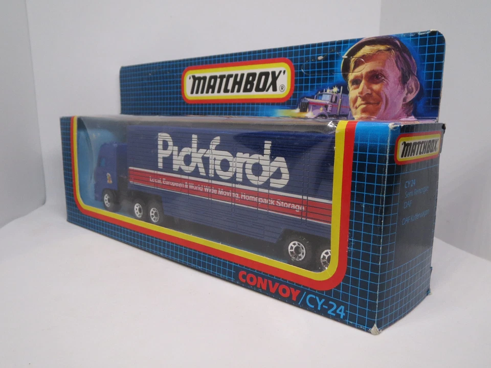 Matchbox Convoy CY24 DAF 3300 Space Cab PICKFORDS Removals 1988 MIB Unpunched - Image 3 of 4