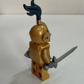 Lego Drawbridge Defense 7079 Castle Fantasy Era Gold Knight Minifigure Only 2009