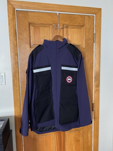 Canada Goose Photojournalist Jacket (Men’s Size Large)