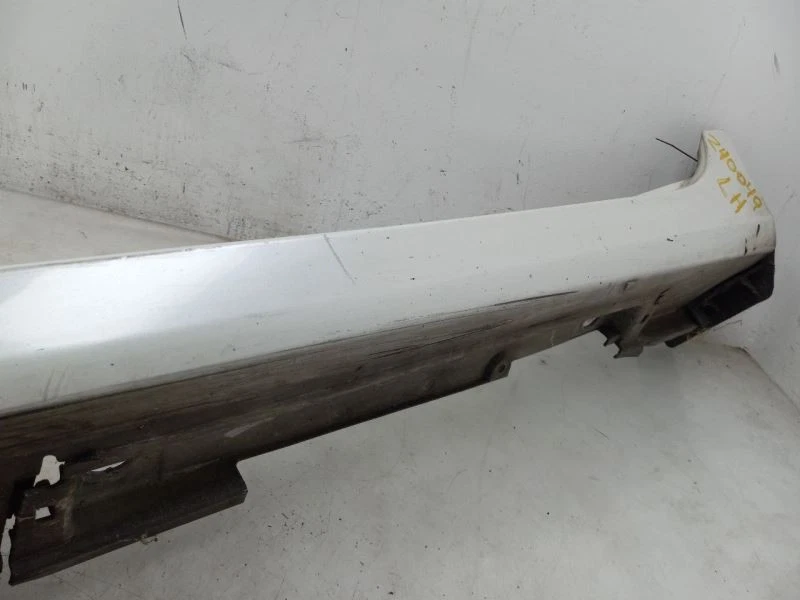 12 13 14 15 16 17 18 Toyota Prius V Driver Left Rocker Panel White 070 - Image 3 of 4