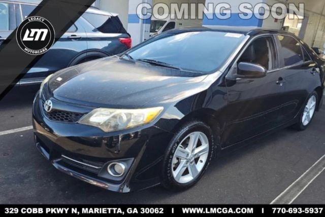 2014 Toyota Camry SE Sedan 4D