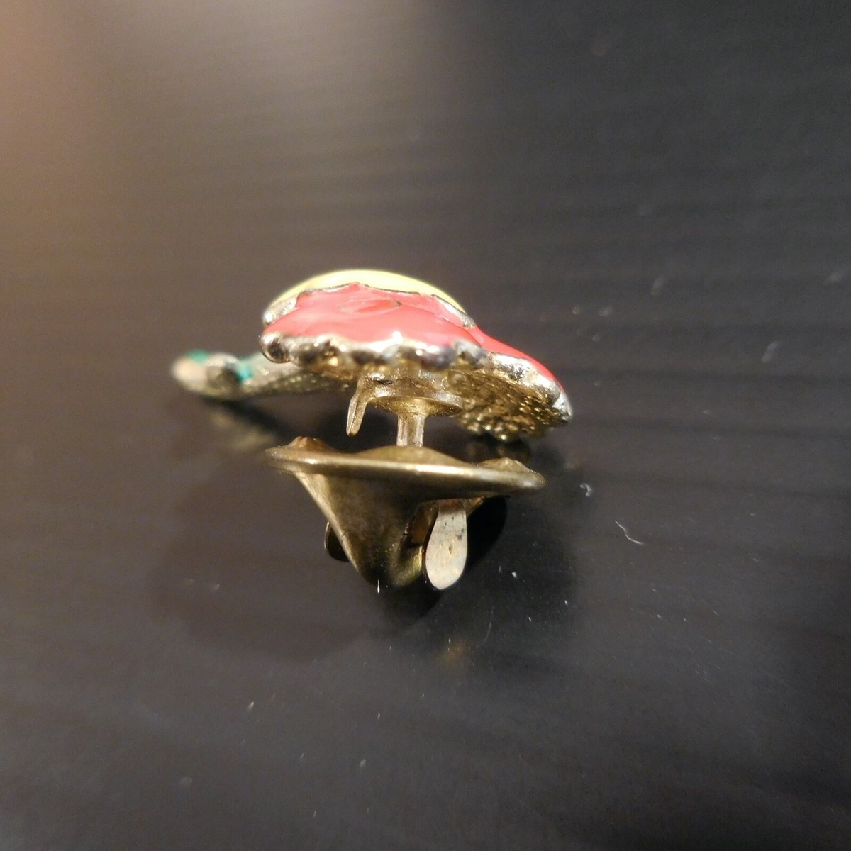 Broche Vintage Fleur émail - Métal Plaqué Or, Style Art Nouveau - Occasion