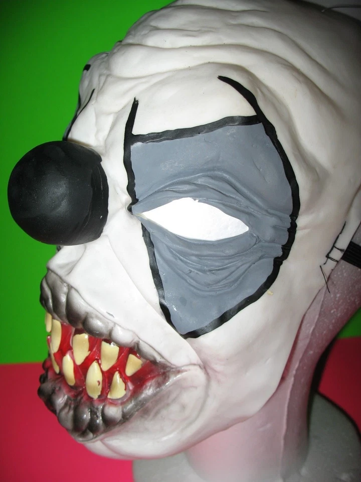 EVIL CLOWN MASK - ADULT - SOFT VINYL - BRAND NEW WITH TAG ! - Image 3 of 3