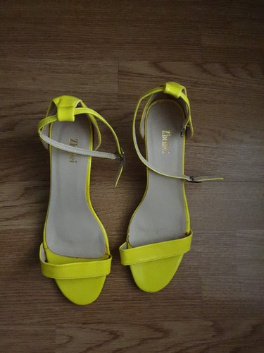 Women Yellow kitten heal Sandals Size 7 with ankle straps and bar across  toes | eBay