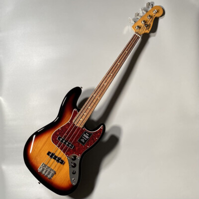 Fender / Vintera 60s Jazz Bass Pau Ferro Fingerboard 3-Color Sunburst