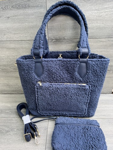 G.I.L.I. Reversible Sherpa Tote with Sherpa Pouch blue color B000115 - Picture 3 of 12