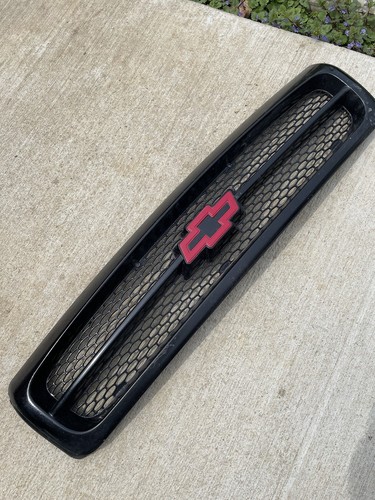 94 95 96 Impala SS Front Grille Emblem Red 