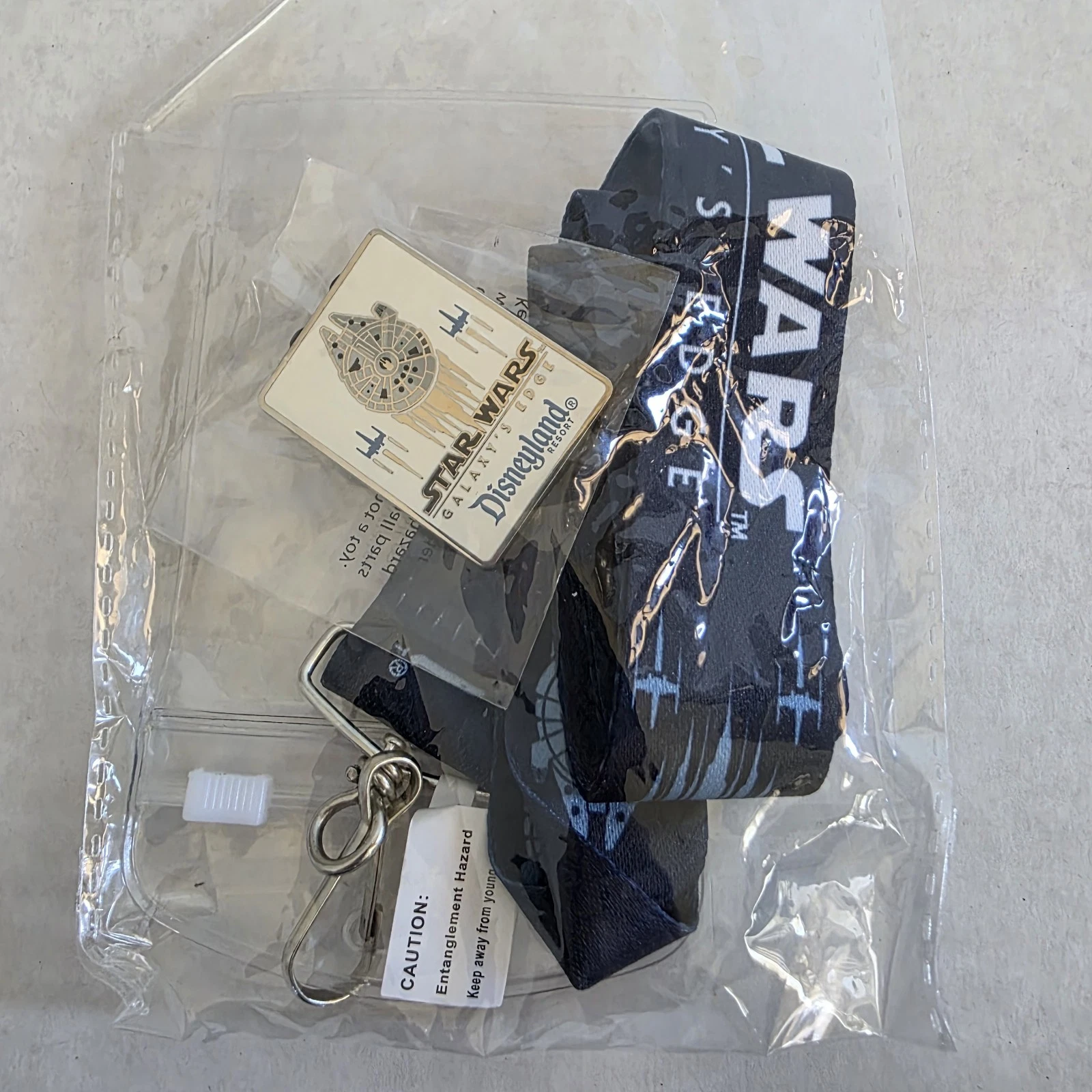 Disneyland Resort Star Wars Galaxy’s Edge Millennium Falcon Pin & Lanyard