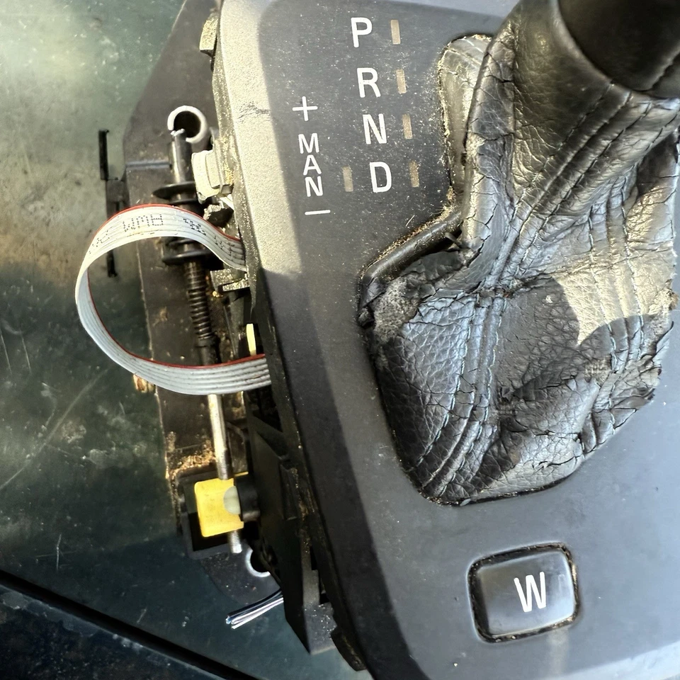 Palanca de cambios Volvo V70 XC70 2004-2007 o S60 2004-2009 bonita usada Foto 3 de 4