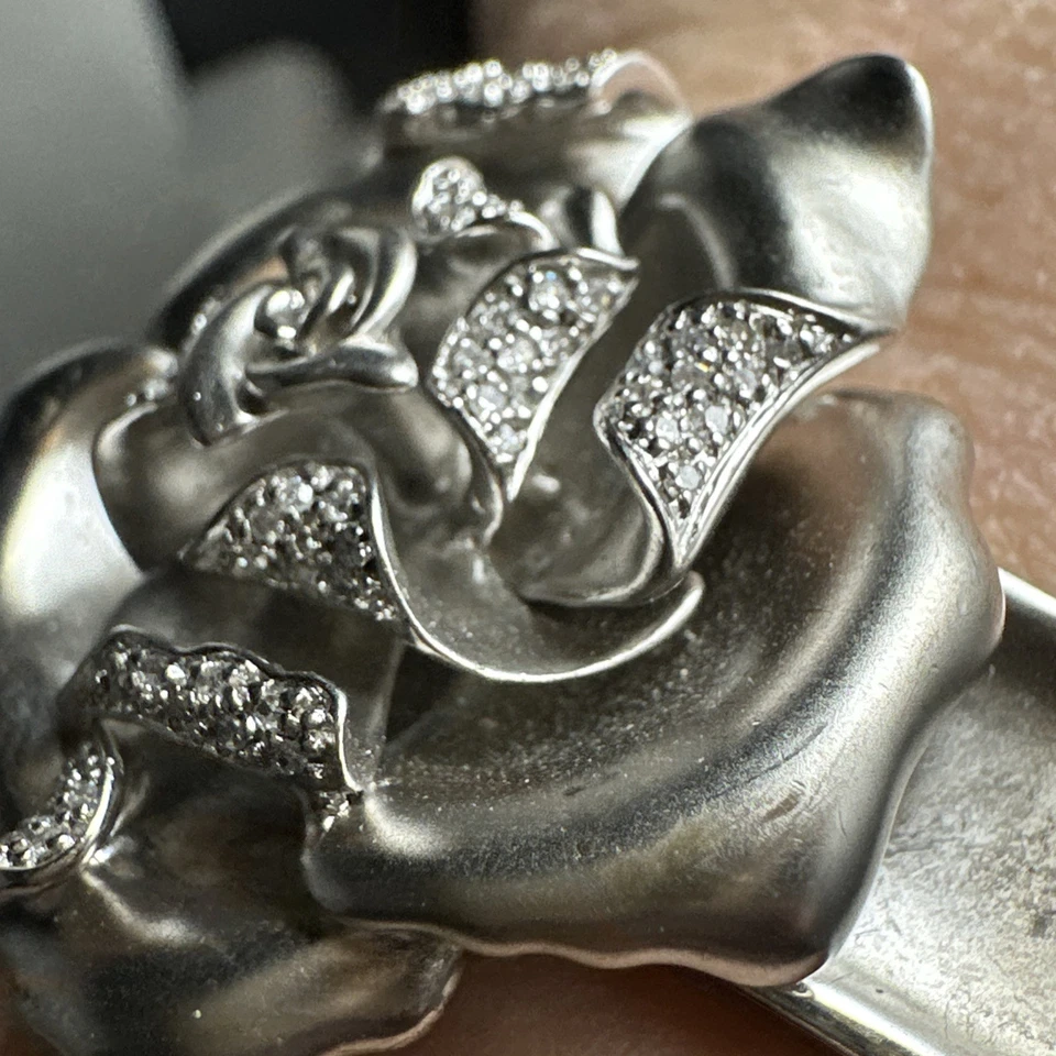 PLATA ESTERLINA AFINIDAD DIAMANTE FLOR DIMENSIONAL BRAZALETE BISAGRAS Foto 3 de 4