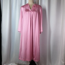 Vintage Vanity Fair Robe Housecoat Pink Lightweight Nylon Button Closure Medium