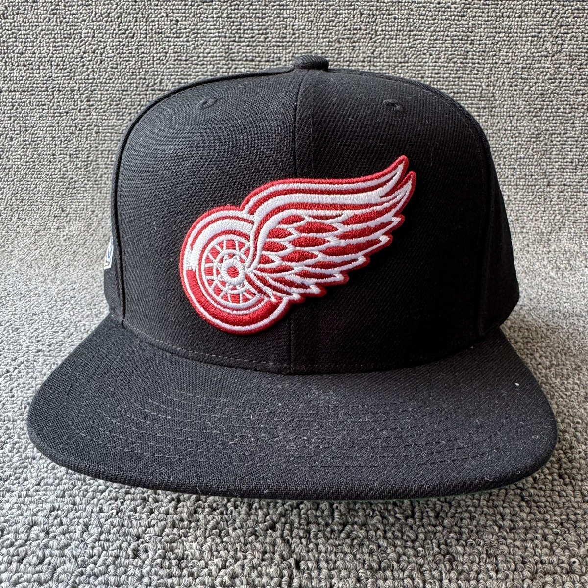 Mitchell & Ness Detroit Red Wings Snapback Hat Black Retro NHL Cap