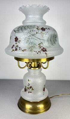 Vintage spring milk glass floral table lamp (LOT 5171 )