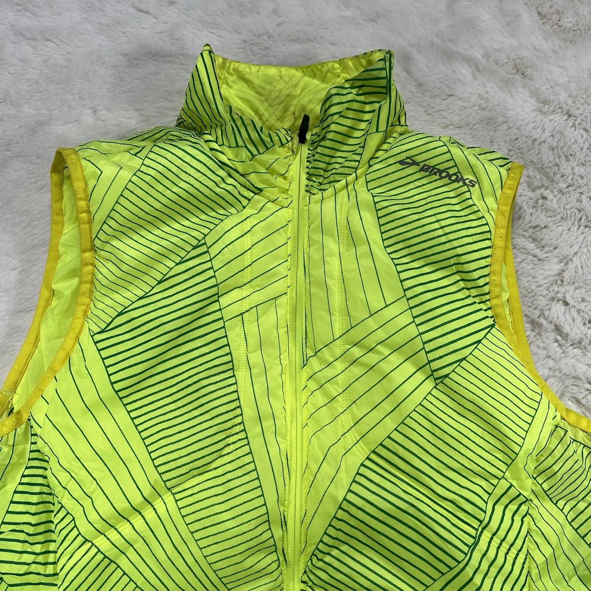 Brooks Run Happy Bright Primaloft Running Vest Womens Size XL Volt / Green