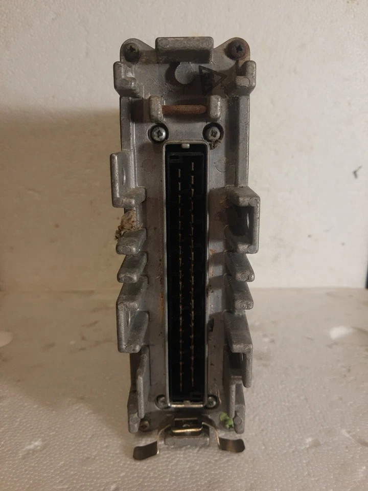 ORDENADOR VOLKSWAGEN GOLF 1991-92 1,8 L A/T ECU ECM 037 906 023 M Foto 2 de 4