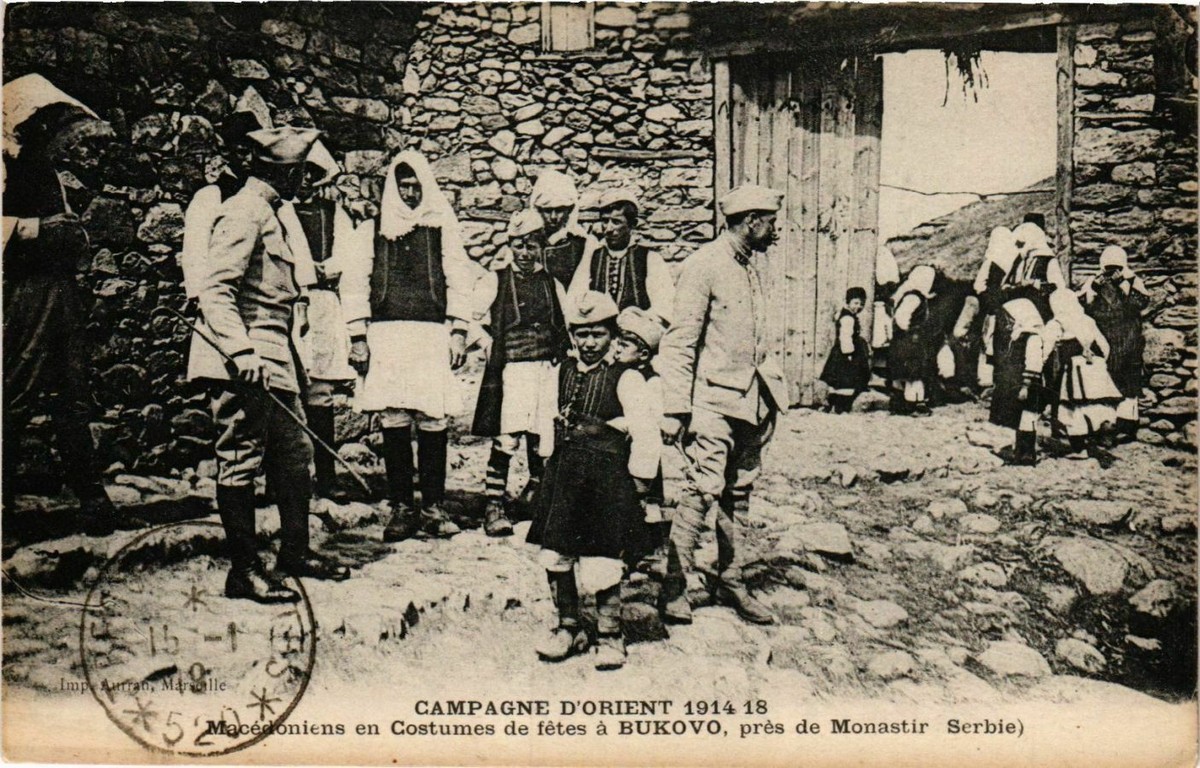 CPA AK 3. La Famille Durand au Restaurant BERGERET (1321073