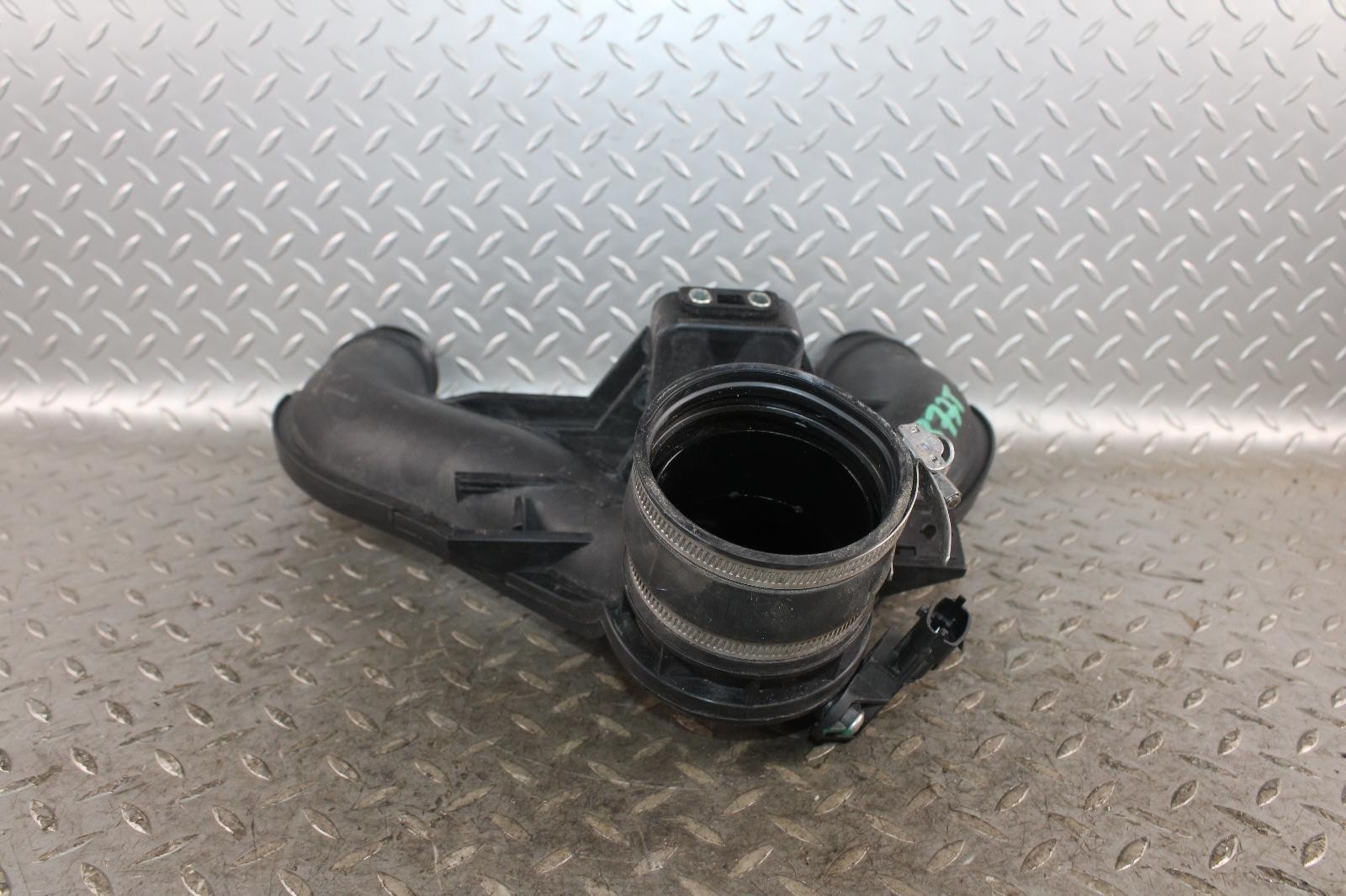 Maserati Ghibli 2014-2017 Air intake pipe