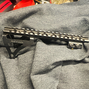 Brass Stacker Rifle Scope Mount w/ Picatinny Rail, Black Metal