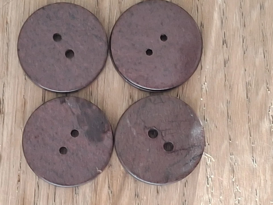 Vintage Art Deco Ridged Set of Burgundy Red Bakelite 4 hole Buttons 16mm B90 - Image 4 of 4