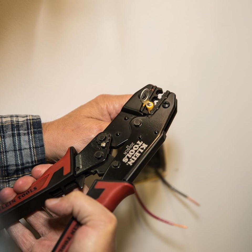 Klein Tools 3005CR Wire Crimper Tool, Ratcheting Insulated Terminal