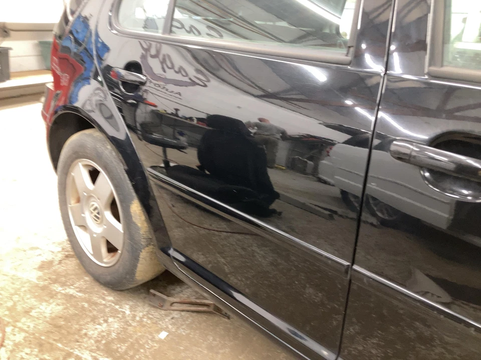 (LOCAL PICKUP ONLY) 99-11 Volkswagen GOLF Rear Door Right Foto 4 de 4