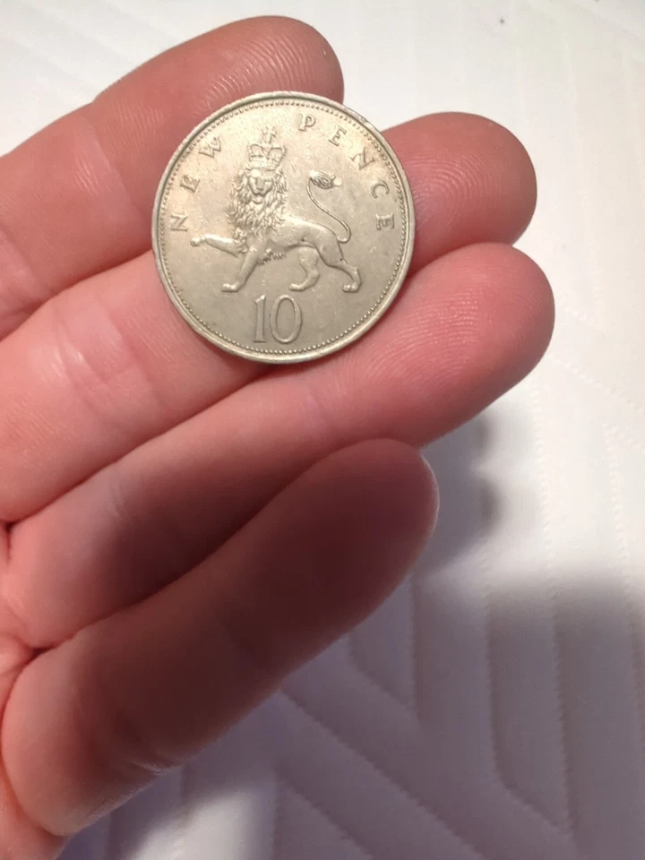 1970 10 NOVA MOEDA PENCE REINO UNIDO - RAINHA ELIZABETH II - Imagem 2 de 2