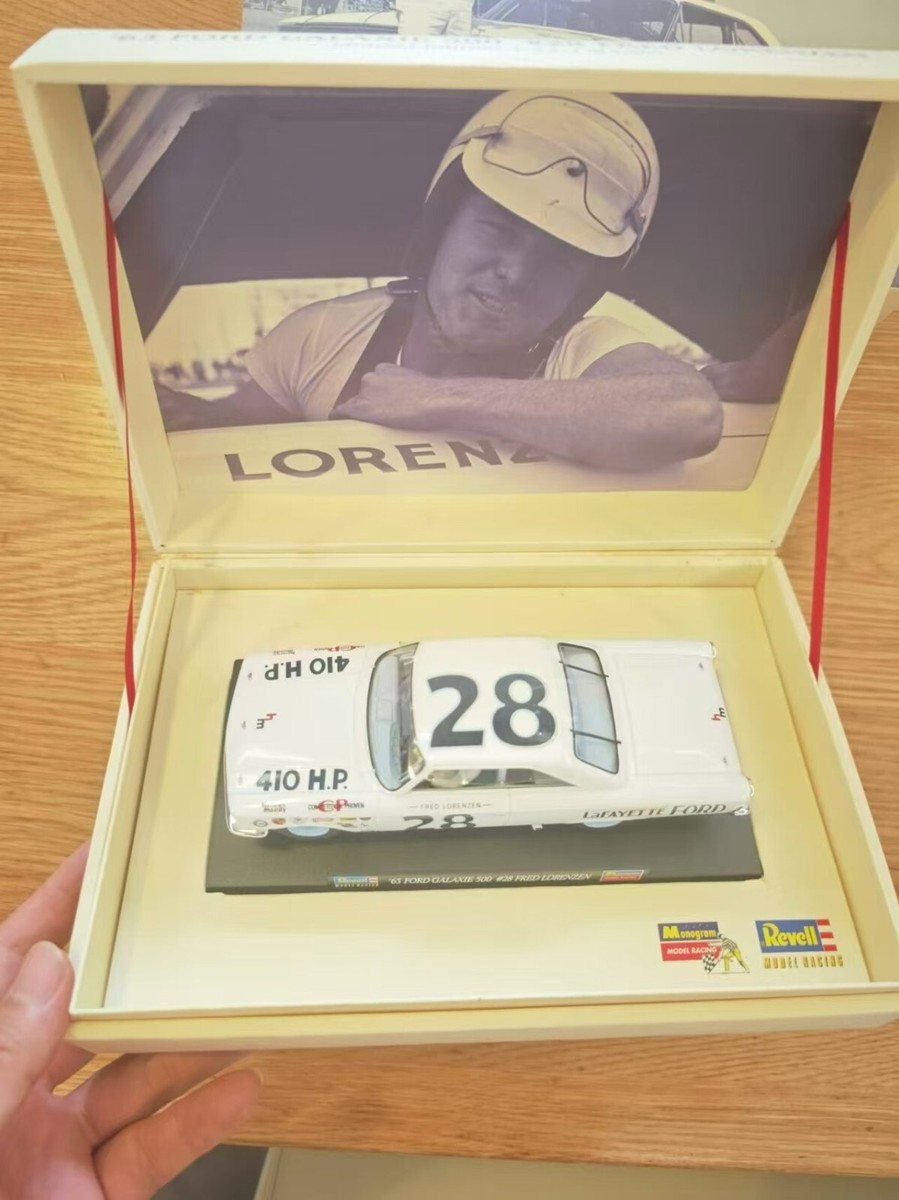 Revell Monogram '63 Ford Galaxie 500 #28 Fred Lorenzen 1:32 Slot