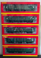 Hornby SR Maunsell Coaches, SR Green, BNIB - Choose
