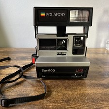 Polaroid Sun 600 LMS Camera With Built In Flash - Untested - Broken Strap Clip