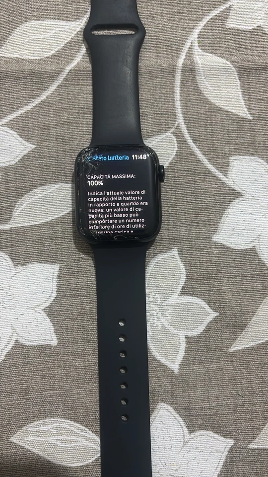 Apple Watch SE GPS 44mm Cassa in Alluminio con Cinturino Sport, foto 4 di 5