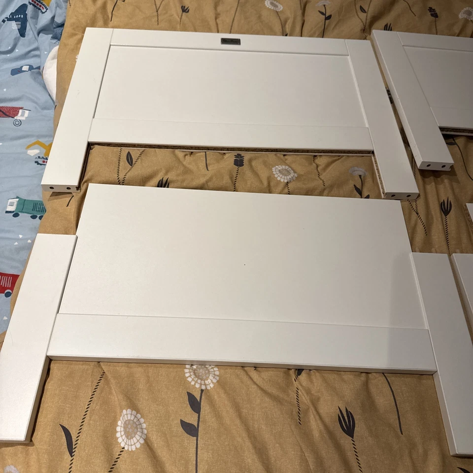 Silver Cross Nursery Set Cot / Toddler Bed and Drawers/ Changing Table White - Image 3 of 4