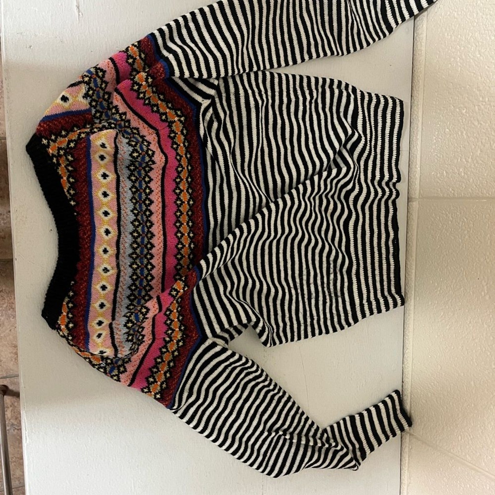 GAP Multicolor Striped and Geometric patterned Sw… - image 3