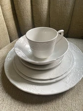 JOHNSON BROTHERS RICHMOND WHITE ONE PLACE SETTING/ SIX PCS