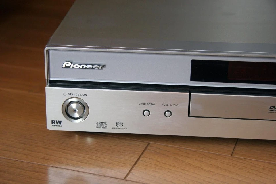 Pioneer DV-800AV Multi-Disc Player DVD SACD CD Burr-Brown DAC Fully Functional - Image 2 of 4