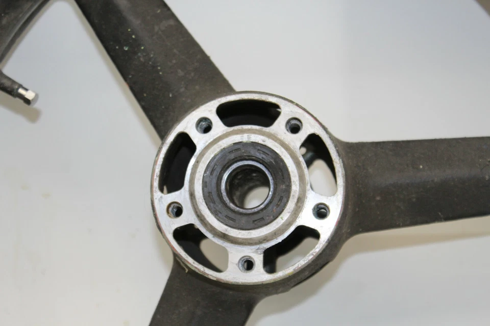 Llanta delantera Suzuki GSXR 600 GSXR 750 2001-2005 OEM con neumático ligero bamboleo Foto 2 de 4