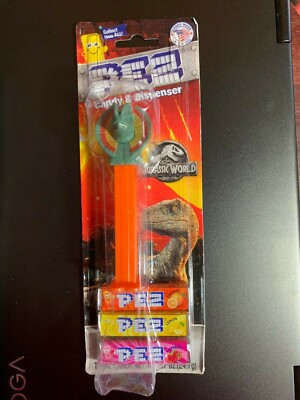 JURASSIC WORLD PEZ CANDY & DISPENSER DILOPHOSAURUS BRAND NEW ON CARD DINOSAUR