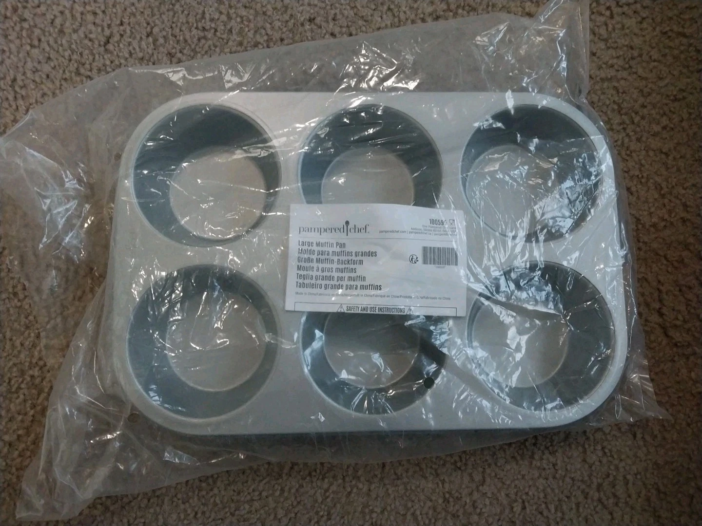 New Pampered Chef Large Muffin Pan No. 100595