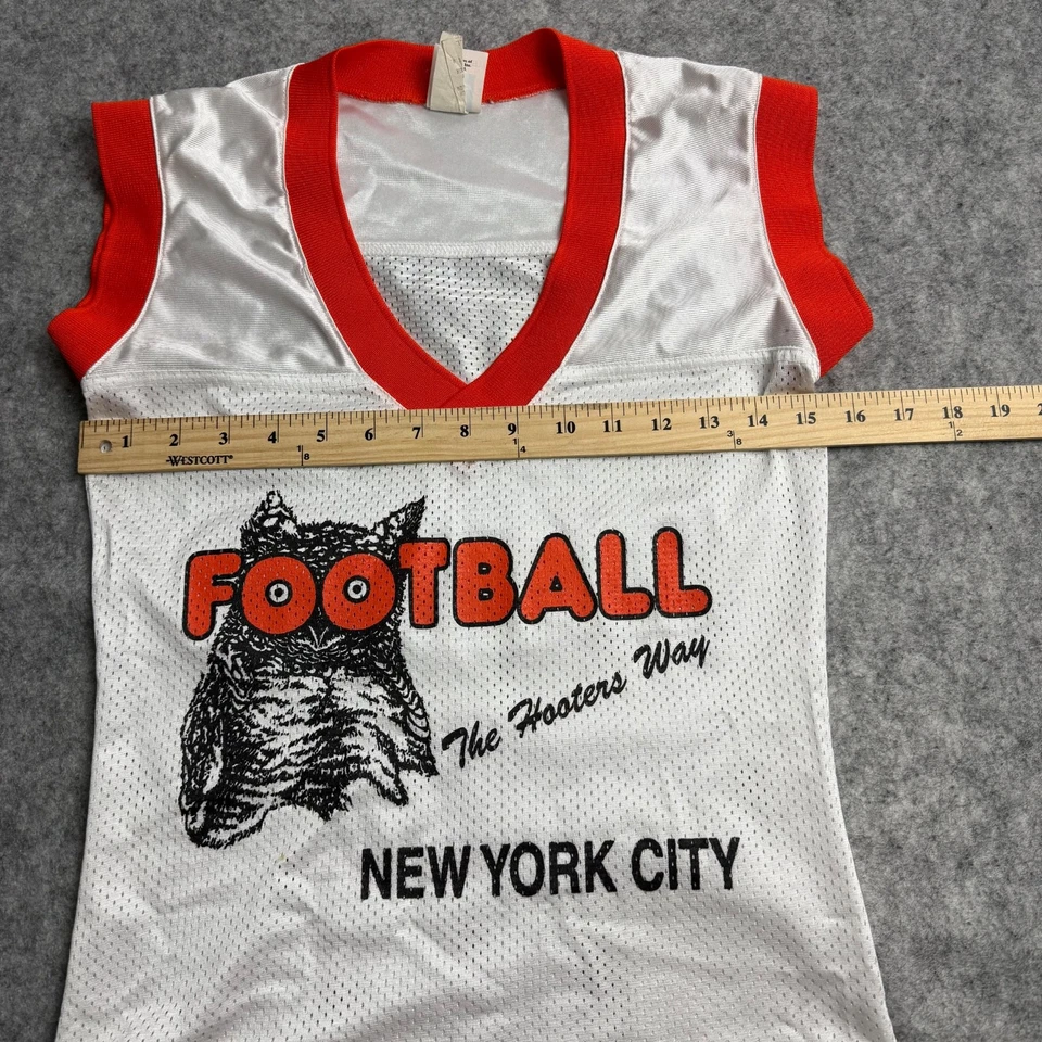 Camiseta deportiva Hooters para mujer pequeña de malla blanca con cuello en V de fútbol americano de Nueva York rara Foto 4 de 4