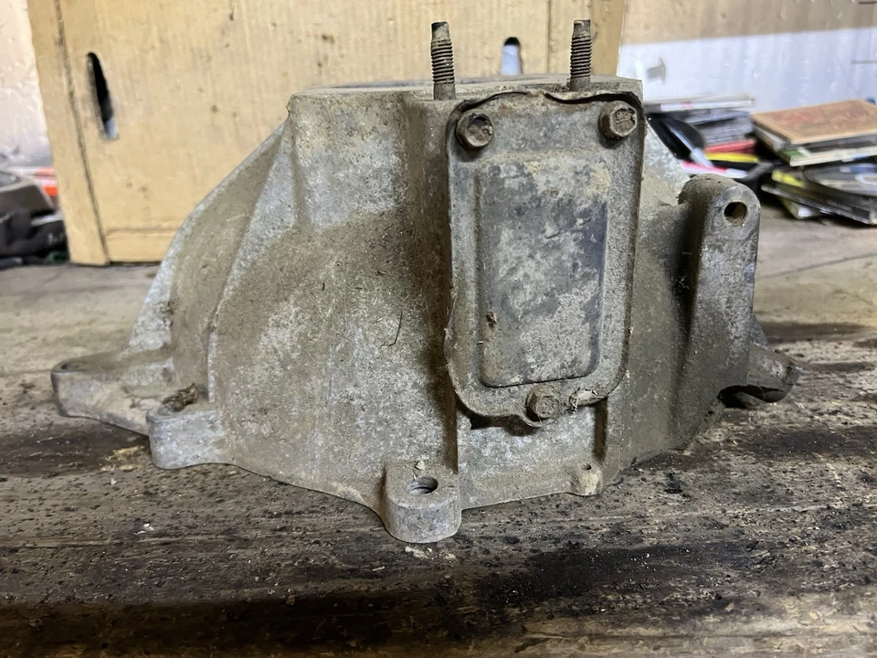 1985-93 Chevy S10 Blazer Truck Bell Housing GMC 2.8L V6 T5 GM Trans 15596765 OEM - Image 4 of 4