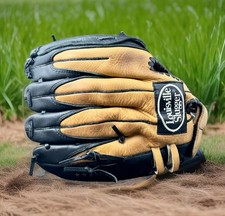Louisville Slugger LP1350 Softball Baseball Glove 13.5" RHT Unisex BlackTan READ
