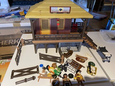 Playmobil Safari Station, Jeep, Amphibienfahrzeug, Anhänger, Figuren, etc