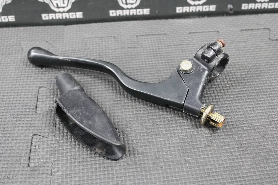Honda XR70R 1999 OEM soporte de percha de freno delantero negro con palanca 53175-GM2-010 Foto 4 de 4