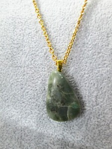 Authentic Green Agate-Type Stone Pendant Necklace 18" Gold Plated Cable Link Chain / G