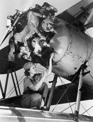 Mary Josephine Farley 20-year old top-notch airplane mechanic adjus- Old Photo