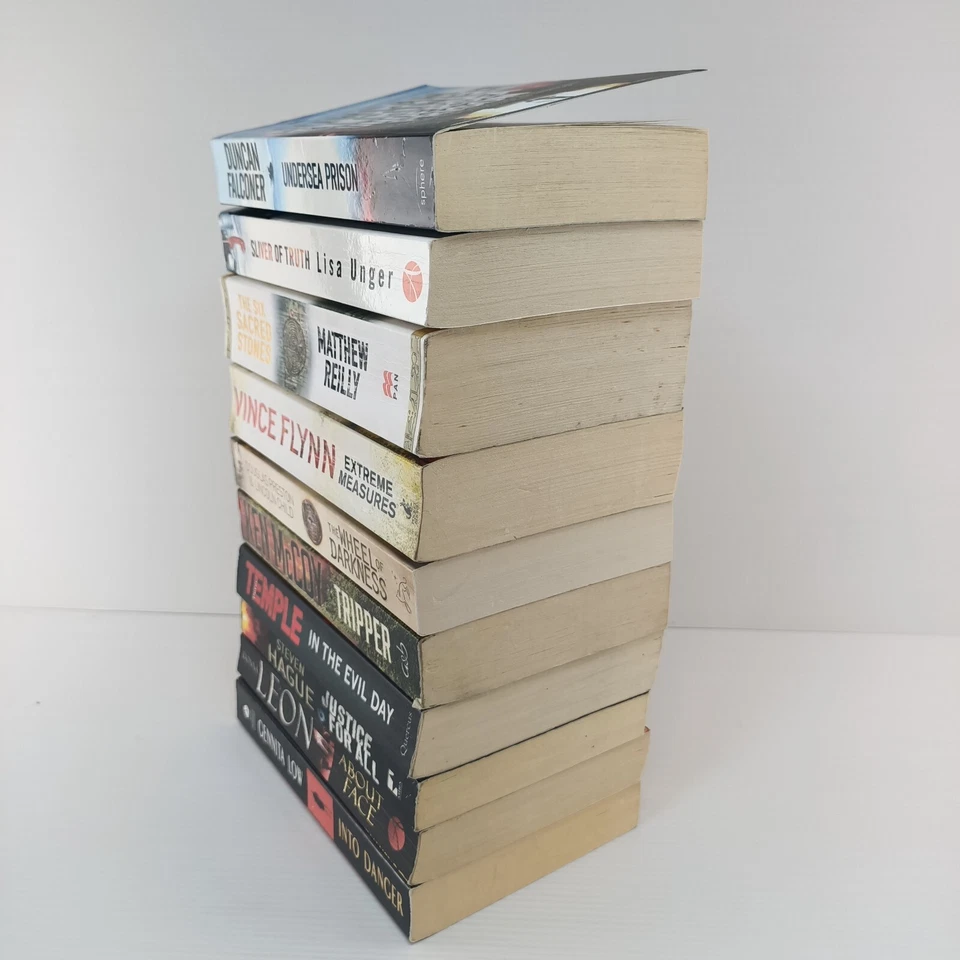 10x Mystery Thriller Mixed Author Small PB Book Bundle Donna Leon About Face Foto 2 de 4